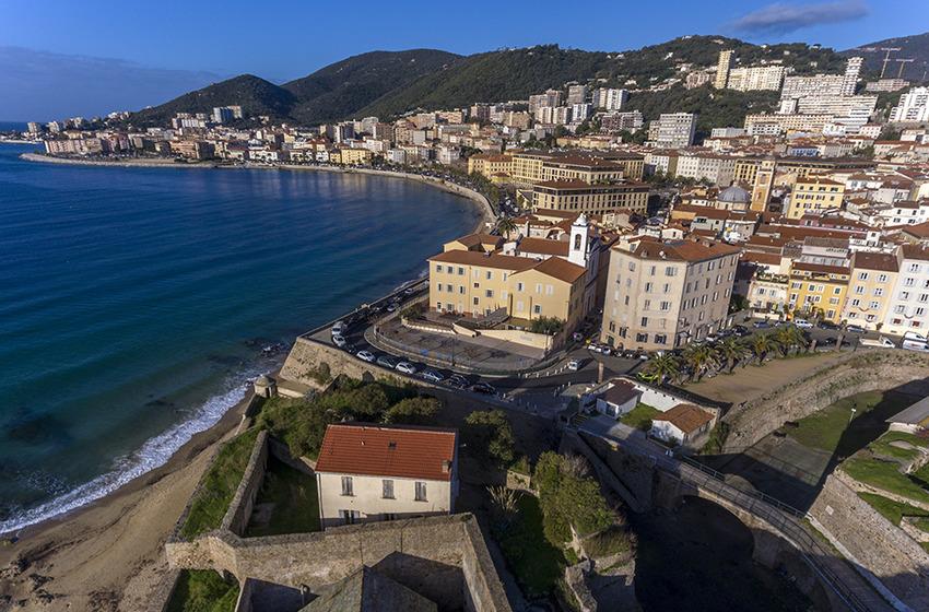 Alba, Gabriel, Andria, Andrea et Ange sont les prénoms les plus attribués aux nouveau-nés en Corse en 2025