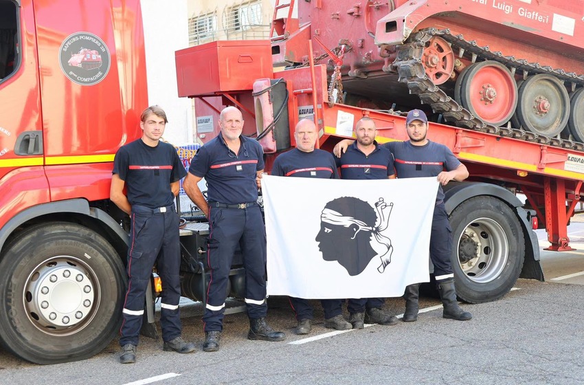 Dix-sept sapeurs-pompiers du SIS de Haute-Corse en renfort pour lutter contre les incendies sur le continent