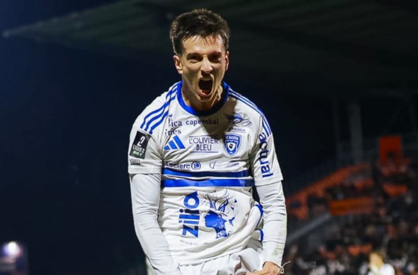 Football (Ligue 2) - Le SC Bastia se relance dans la course au maintien avec un succès capital à Laval (0-2)