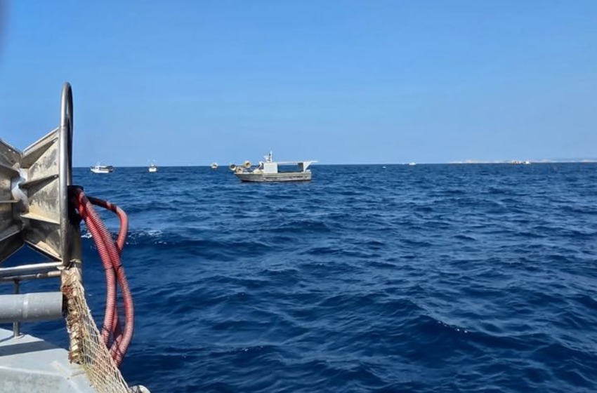 Les pilleurs de la mer ça n'est pas nous : l'action de blocage des pêcheurs corses et sardes à Bonifacio