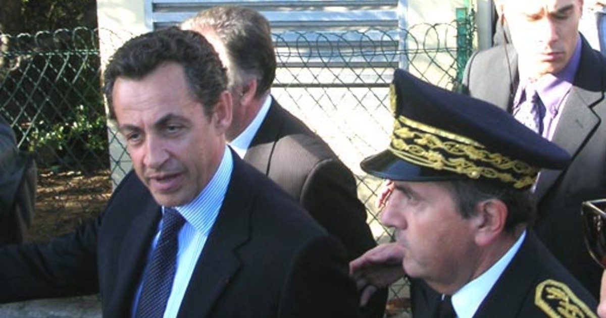 Nicolas Sarkozy Veut Detourner La Jeunesse Corse Des Poseurs De Bombes